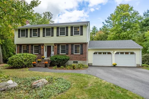 23 Temple Ter, Bedford, MA 01730