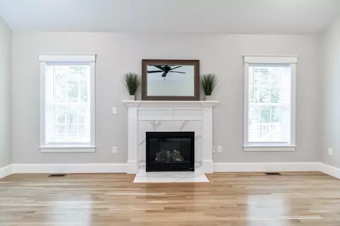 4 Jay Dr, Framingham, MA 01701 photo 14