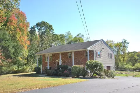189 Carpenter St, Seekonk, MA 02771