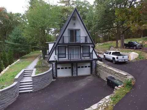 145 Hazel St, Uxbridge, MA 01569