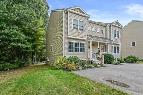 26 Great Cedar Dr #26, Hanson, MA 02341