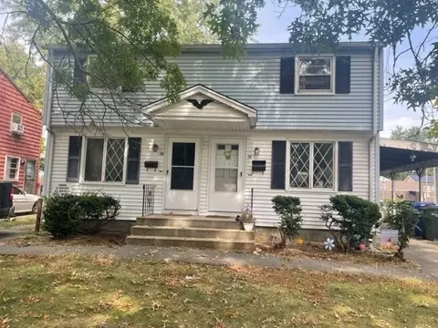 56-58 Campechi St, Springfield, MA 01104