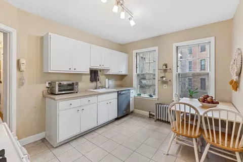 82 Walnut St #1, Brookline, MA 02445 photo 11