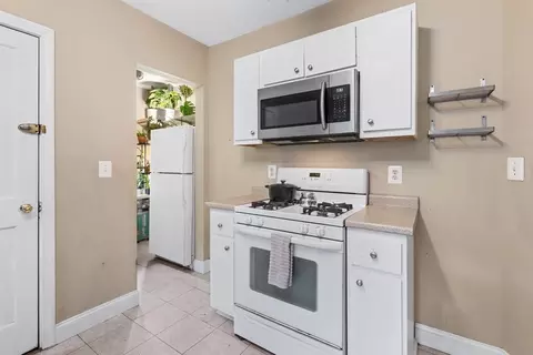 82 Walnut St #1, Brookline, MA 02445 photo 9