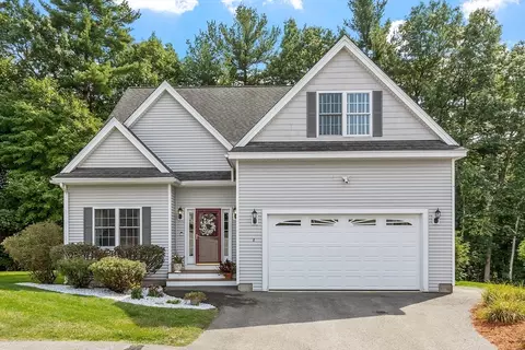 8 Thoreau Ln, Tyngsborough, MA 01879