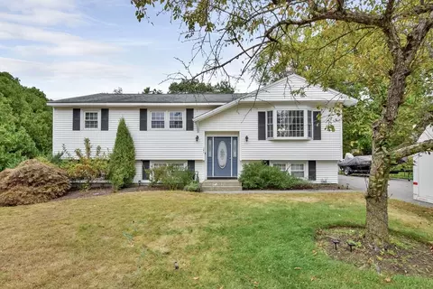141 Eva Dr, Leominster, MA 01453