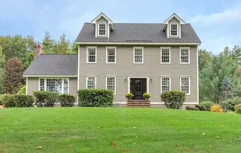 92 Overlook Dr, Groton, MA 01450