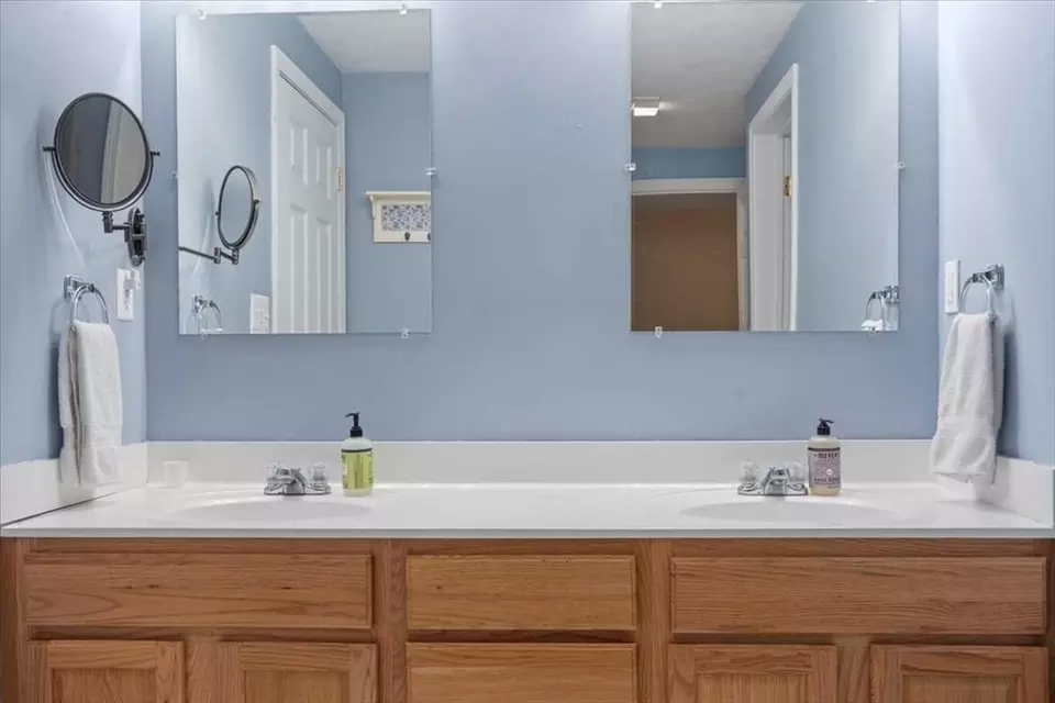 Bath - 1 Mill Brook Dr #1, Templeton, MA 01468 photo 4 of 4