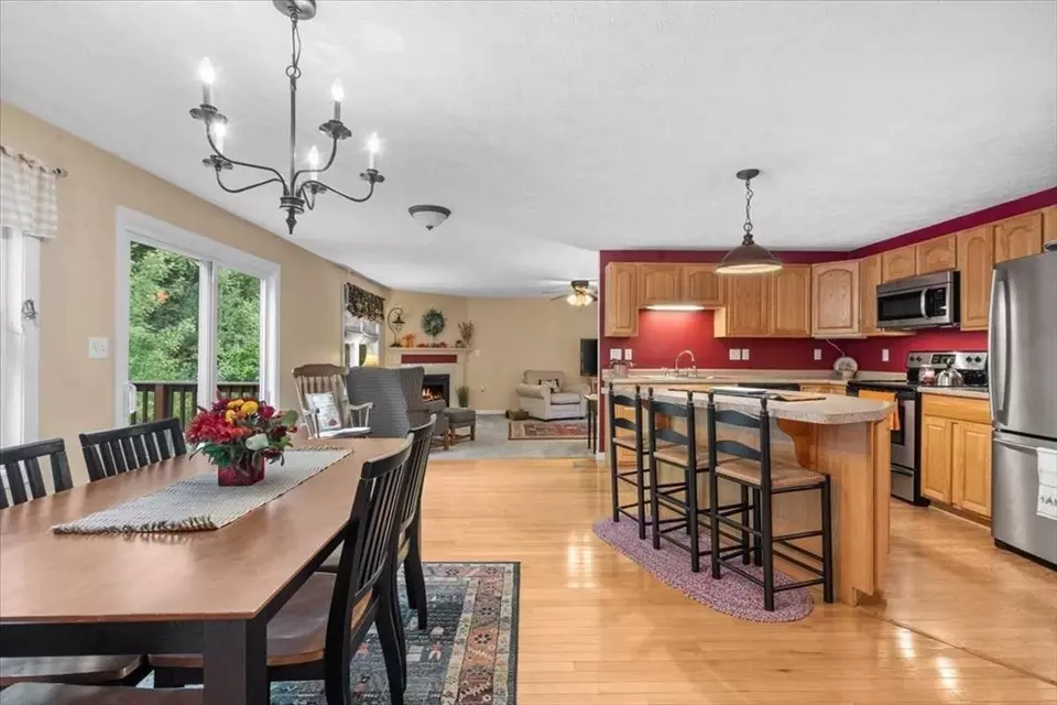 Dining - 1 Mill Brook Dr #1, Templeton, MA 01468 photo 2 of 3