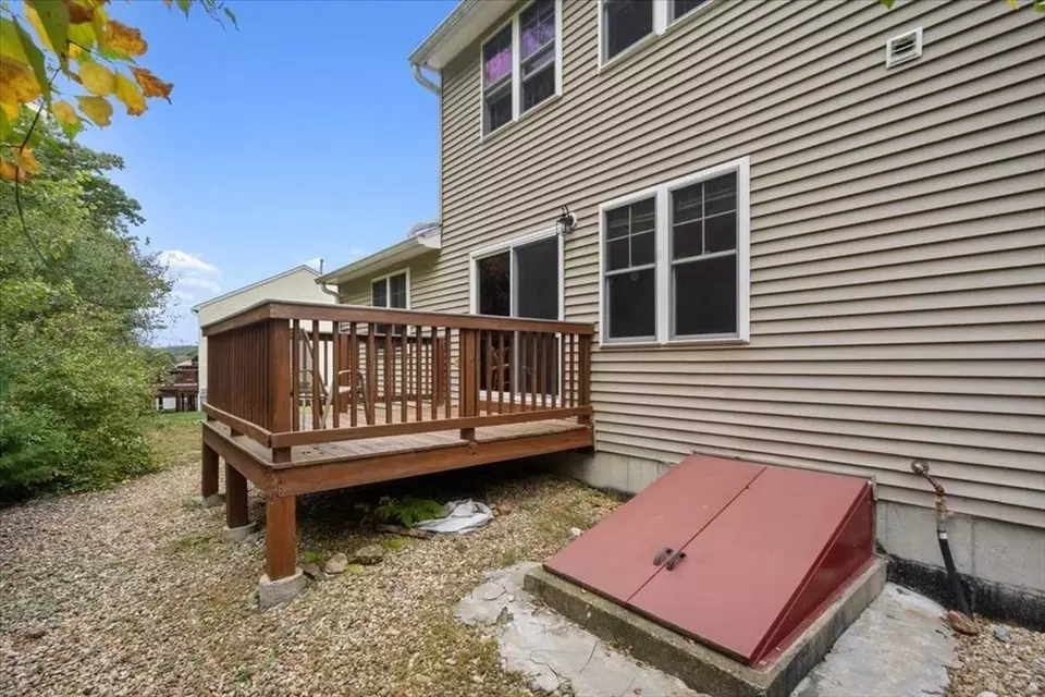 Exterior - 1 Mill Brook Dr #1, Templeton, MA 01468 photo 4 of 5
