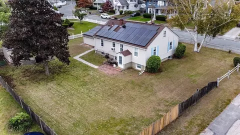 68 Hillcrest Ave, Brockton, MA 02301