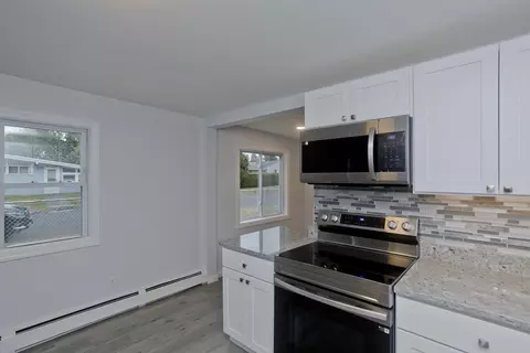 82 Fieldston St, Springfield, MA 01119 photo 6