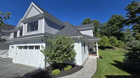 6 Southfield Ln #6, Sherborn, MA 01770
