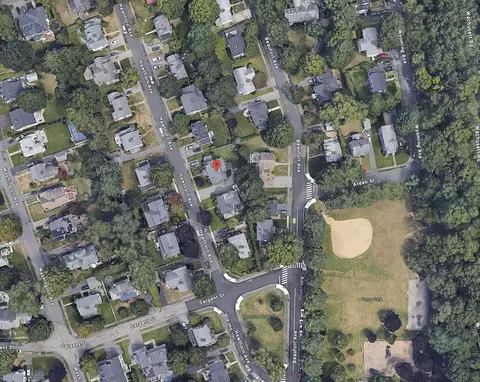 110 Hawthorn, Needham, MA 02492 photo 36