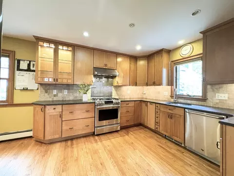 110 Hawthorn, Needham, MA 02492 photo 13