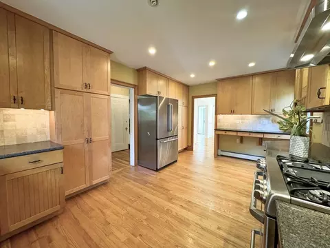 110 Hawthorn, Needham, MA 02492 photo 14