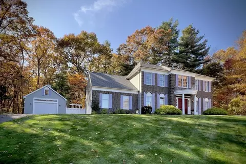 3 Sherborn Ln, Franklin, MA 02038