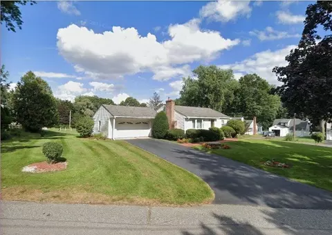 8 Greenwood Rd, Ashland, MA 01721