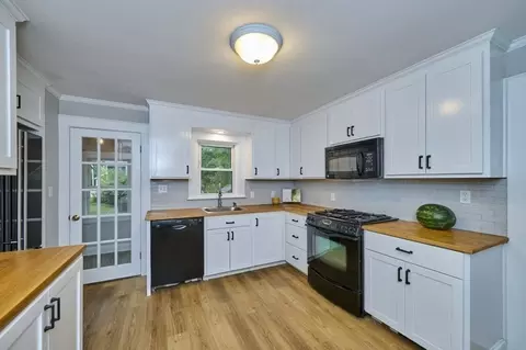 104 Bullard St, Walpole, MA 02081