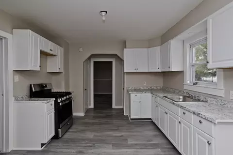 206 King St, Springfield, MA 01109 photo 8