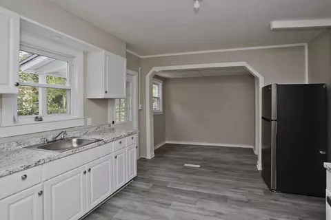 206 King St, Springfield, MA 01109 photo 9