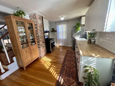 43 Harmon Ave, Springfield, MA 01118 photo 4