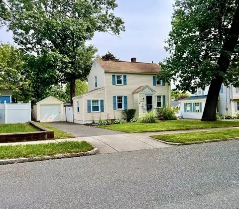 43 Harmon Ave, Springfield, MA 01118