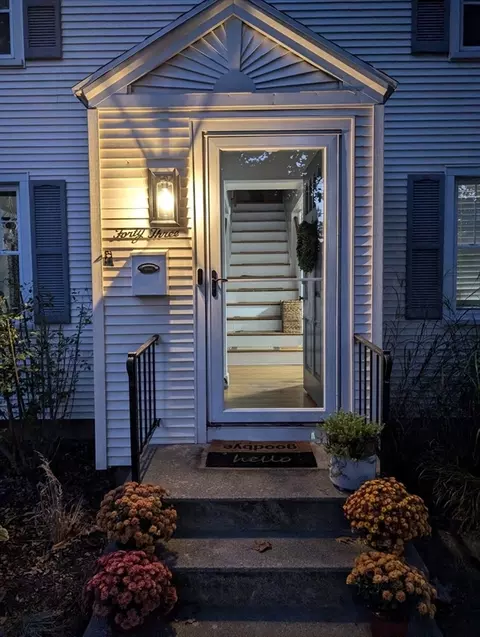 43 Harmon Ave, Springfield, MA 01118 photo 2
