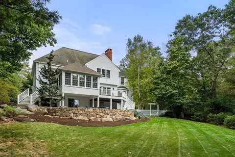 Exterior - 2 Bridle Path Ln, Beverly, MA 01915 photo 4 of 11