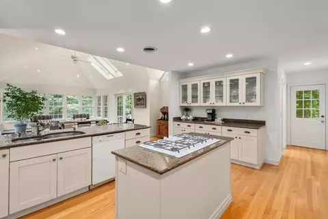 Kitchen - 2 Bridle Path Ln, Beverly, MA 01915 photo 2 of 3