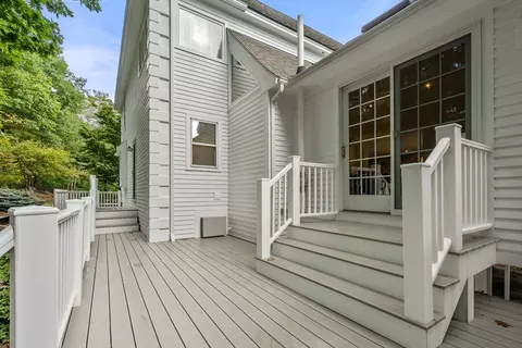 Exterior - 2 Bridle Path Ln, Beverly, MA 01915 photo 10 of 11