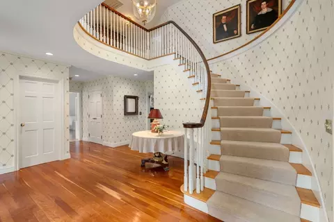 Entry Way - 2 Bridle Path Ln, Beverly, MA 01915 photo 1 of 3