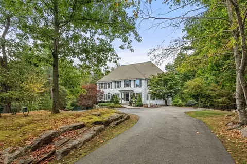 Exterior - 2 Bridle Path Ln, Beverly, MA 01915 photo 5 of 11