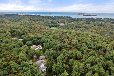 View/Area - 2 Bridle Path Ln, Beverly, MA 01915 photo 3 of 3