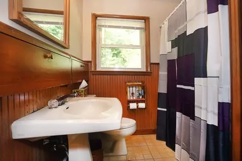 Bath - 4 Hart Cir, Georgetown, MA 01833 photo 1 of 1