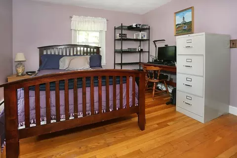 Bedroom - 4 Hart Cir, Georgetown, MA 01833 photo 2 of 6