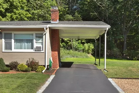 Exterior - 4 Hart Cir, Georgetown, MA 01833 photo 5 of 7