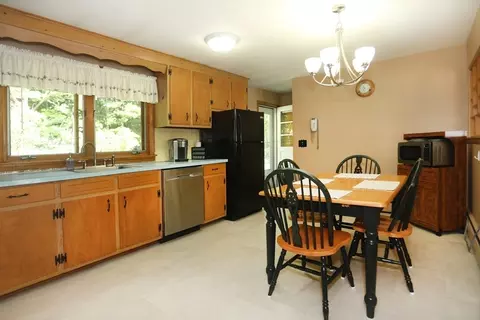 Kitchen - 4 Hart Cir, Georgetown, MA 01833 photo 1 of 3