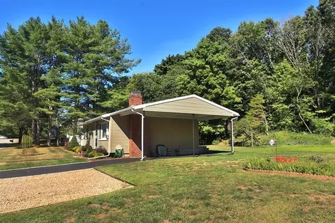 Exterior - 4 Hart Cir, Georgetown, MA 01833 photo 6 of 7