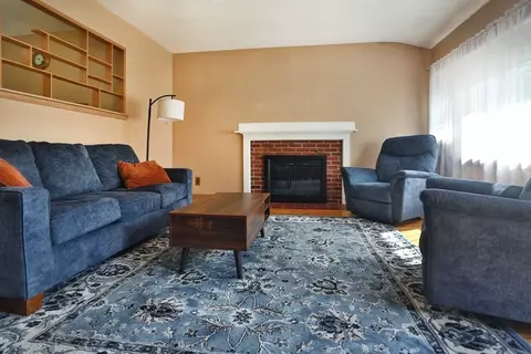 Living - 4 Hart Cir, Georgetown, MA 01833 photo 3 of 3