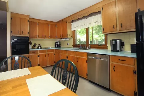 Kitchen - 4 Hart Cir, Georgetown, MA 01833 photo 3 of 3