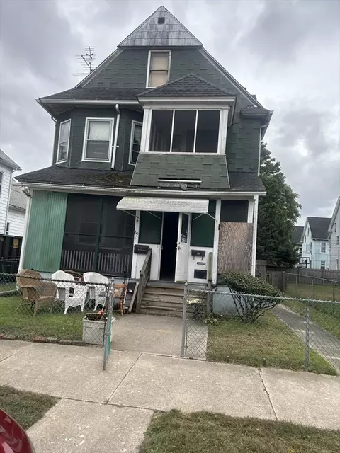 89 Grand St, Springfield, MA 01108