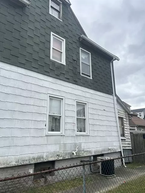 89 Grand St, Springfield, MA 01108 photo 3