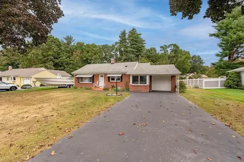 4 Sunnyside Ter, Wilbraham, MA 01095