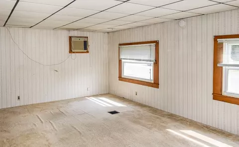 31 Ash St, Webster, MA 01570 photo 8