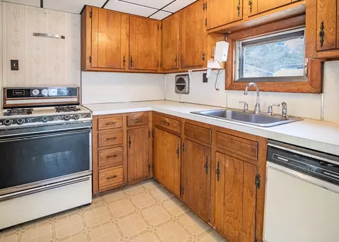 31 Ash St, Webster, MA 01570 photo 10