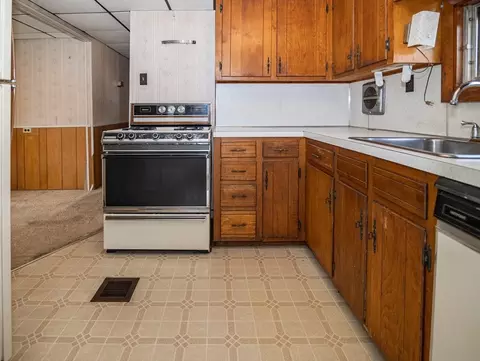 31 Ash St, Webster, MA 01570 photo 12