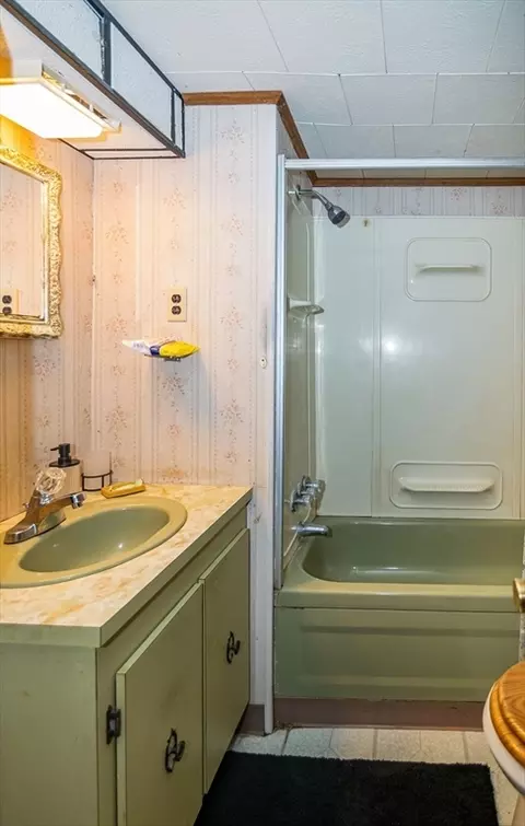 31 Ash St, Webster, MA 01570 photo 23