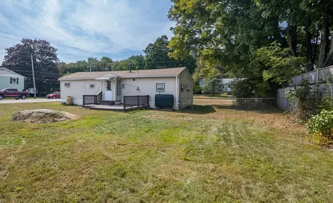 31 Ash St, Webster, MA 01570 photo 2