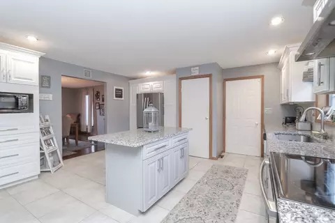 11 Gilbert Ave, Chicopee, MA 01013 photo 10
